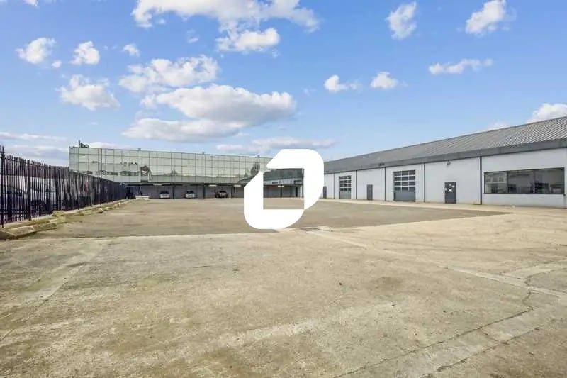 Office in Gonesse for lease - Building Photo - Image 1 of 14