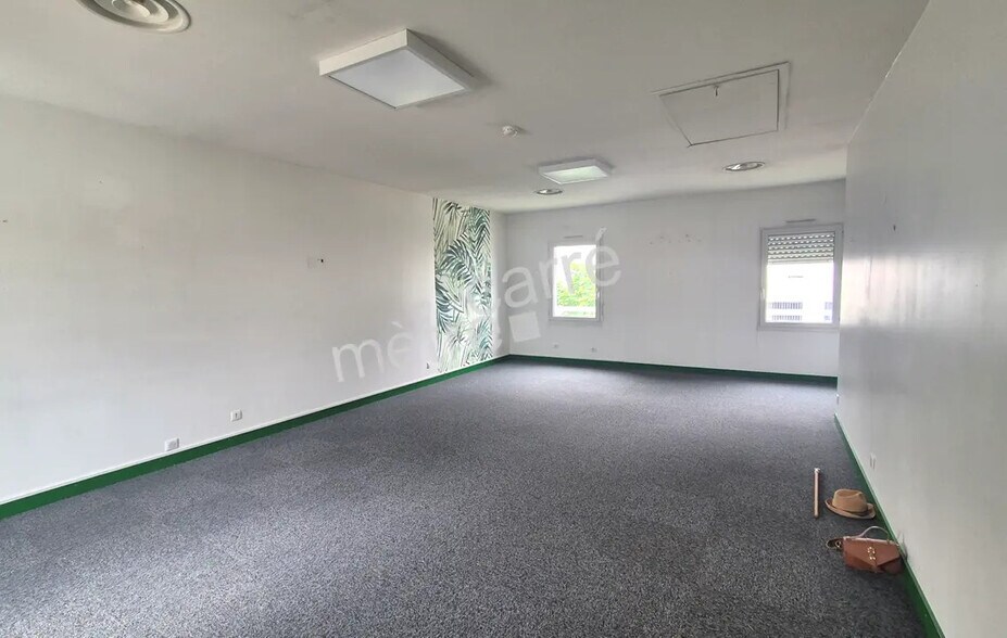 Office in Rezé for sale - Building Photo - Image 3 of 8