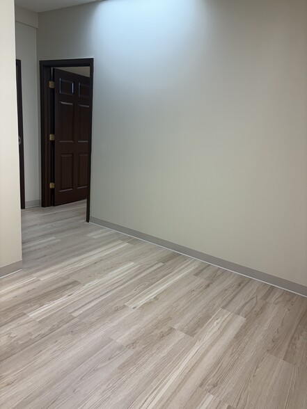 15028 Cicero Ave, Oak Forest, IL for lease - Building Photo - Image 3 of 9