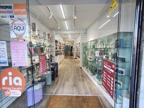 Travessera de Dalt, 9, Barcelona, Barcelona for lease Interior Photo- Image 2 of 11