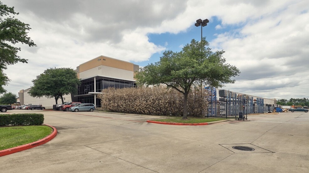 860 Greens Pky, Houston, TX for lease - Building Photo - Image 3 of 17
