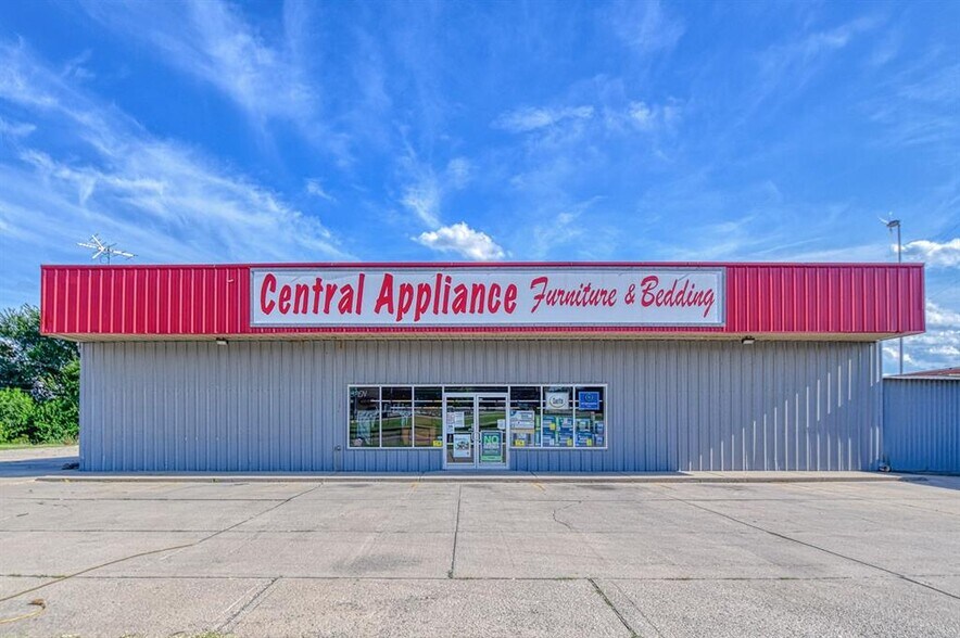 102 E Central Blvd, Anadarko, OK for sale - Building Photo - Image 2 of 19