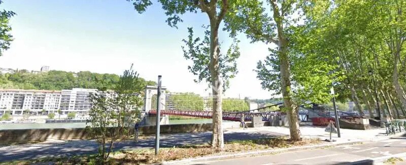 Office in Lyon for lease - Building Photo - Image 3 of 12