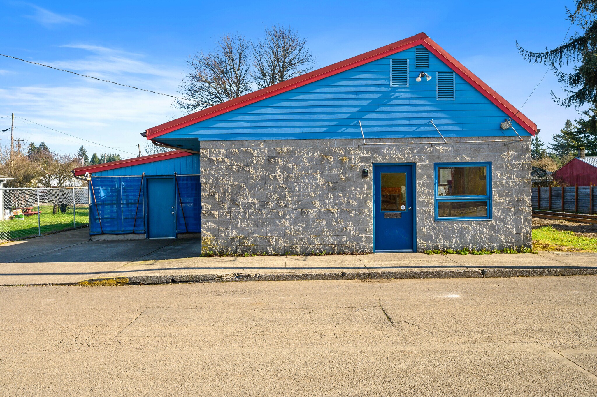 212 NE D St, Willamina, OR for sale Primary Photo- Image 1 of 35