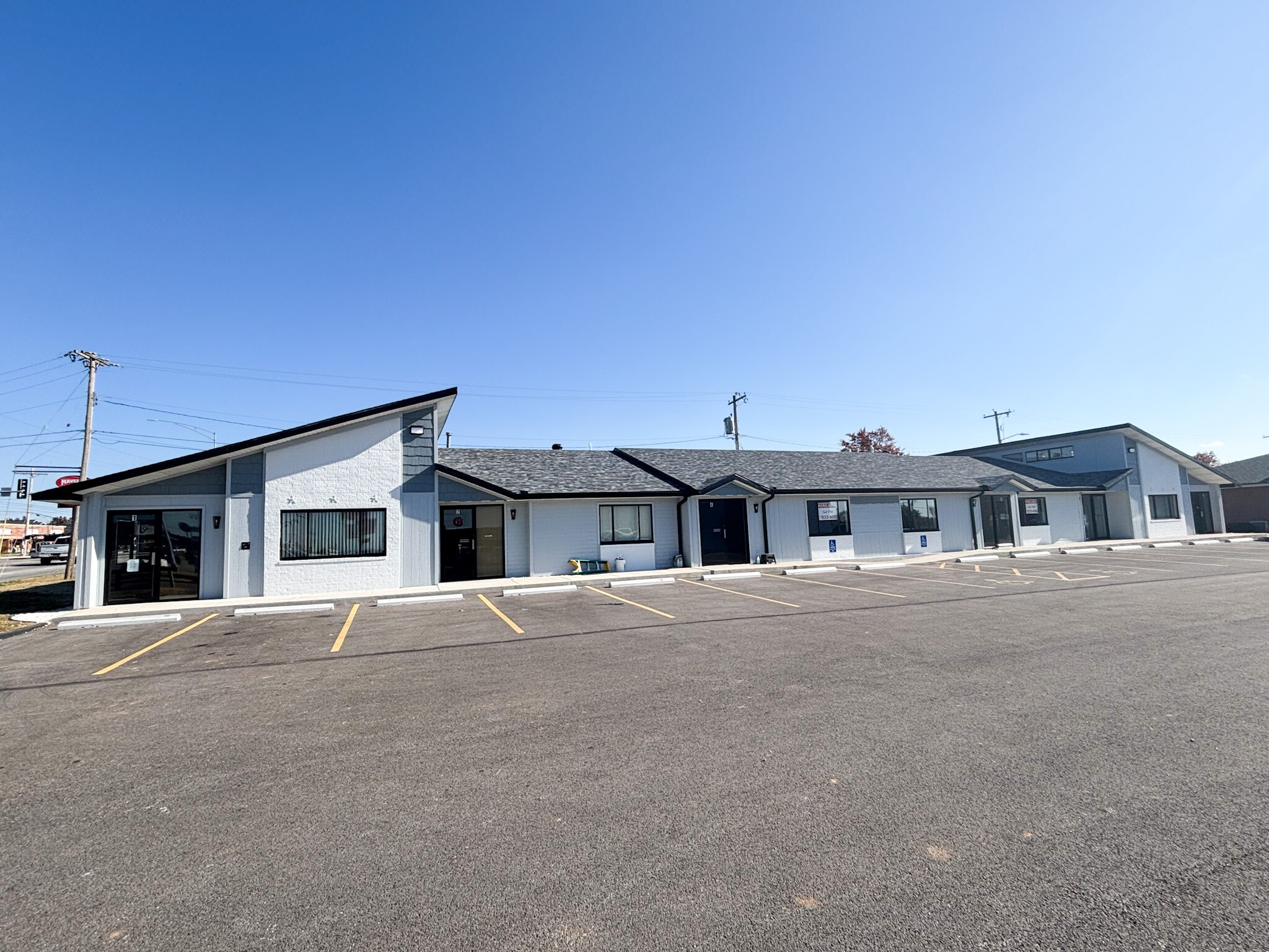 1340 W Battlefield St, Springfield, MO for lease Building Photo- Image 1 of 19