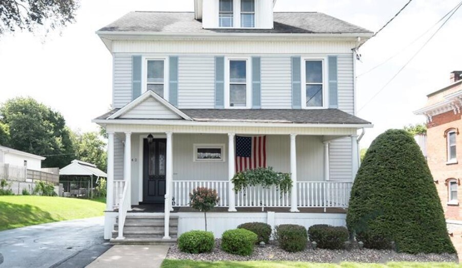 42 E Genesee St, Auburn, NY for sale - Building Photo - Image 1 of 1