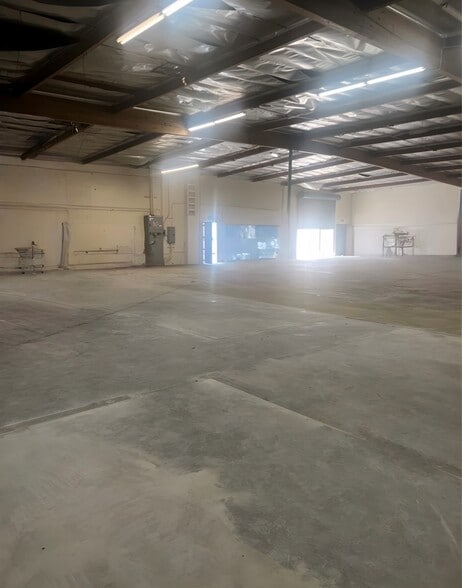 2636 S Main St, Los Angeles, CA for lease - Building Photo - Image 3 of 3