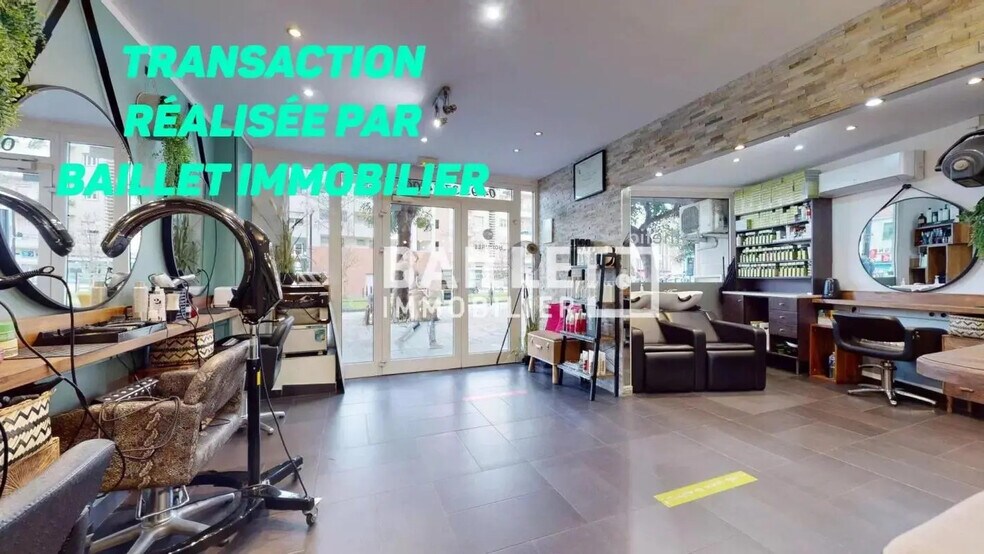 Retail in Nice for lease - Building Photo - Image 1 of 17