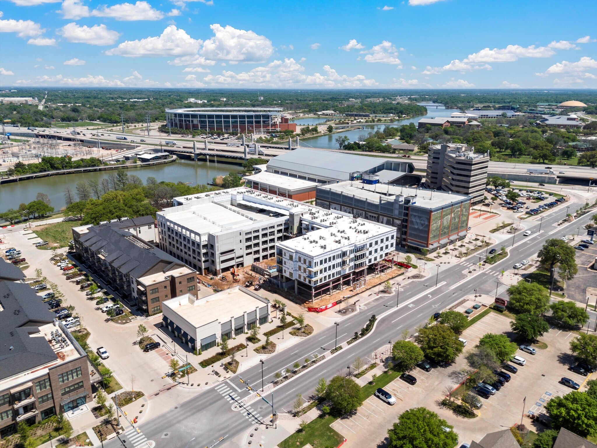 414 S University Parks Dr, Waco, TX for lease Primary Photo- Image 1 of 3