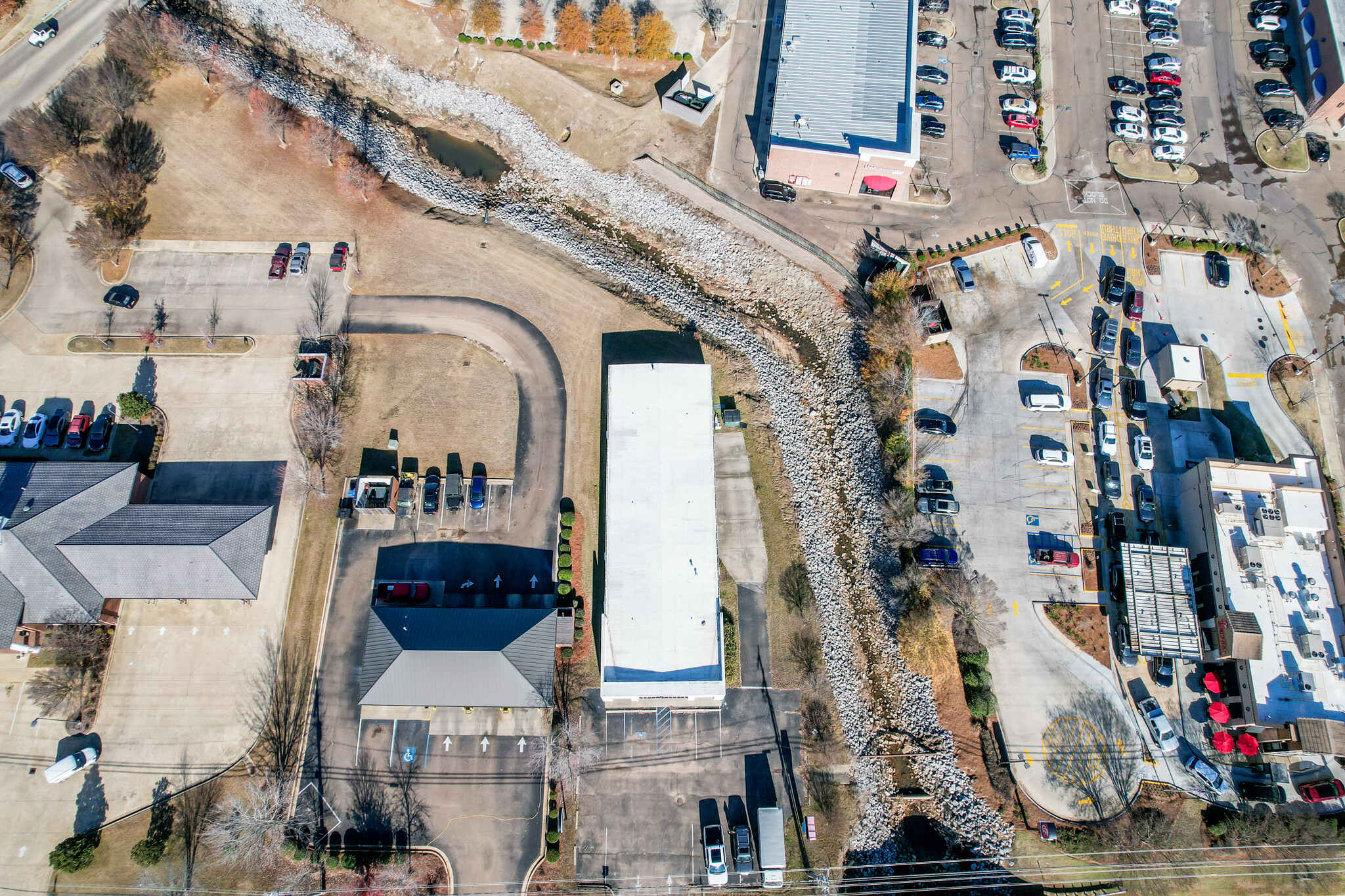 2313 W Jackson Ave, Oxford, MS for lease Building Photo- Image 1 of 21