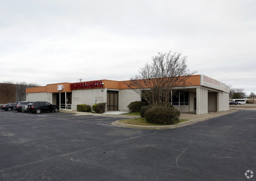 525 W Pleasant Run Rd, Lancaster, TX 75146