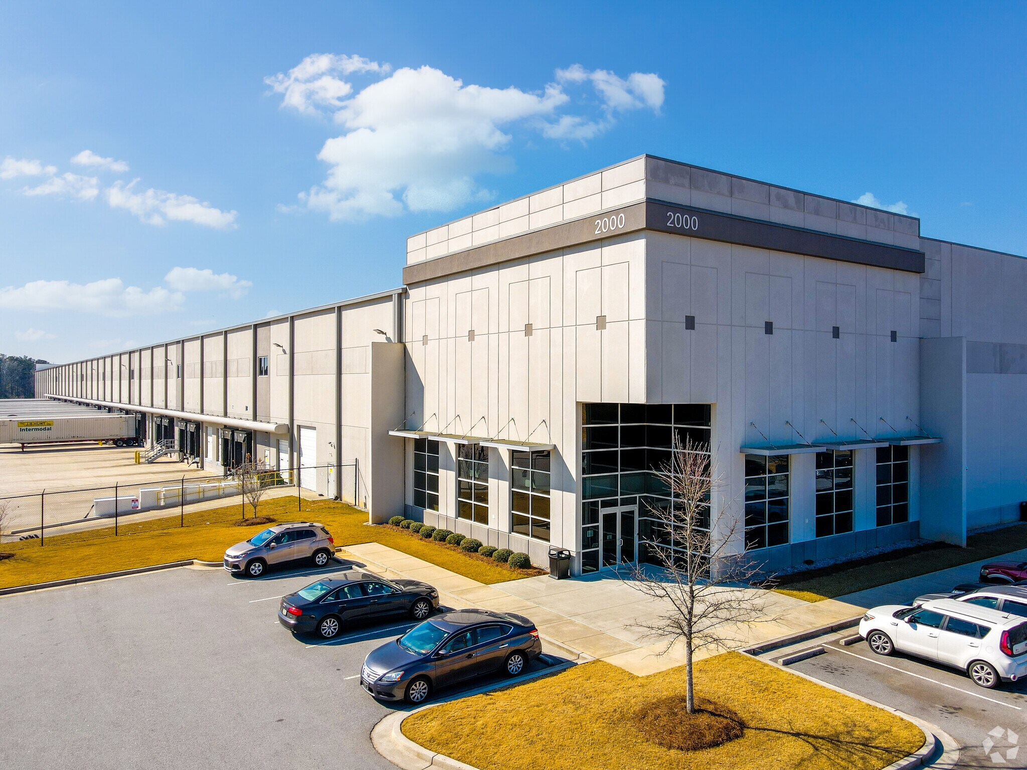 2000 Logistics Center Dr, Fairburn, GA for lease Building Photo- Image 1 of 13