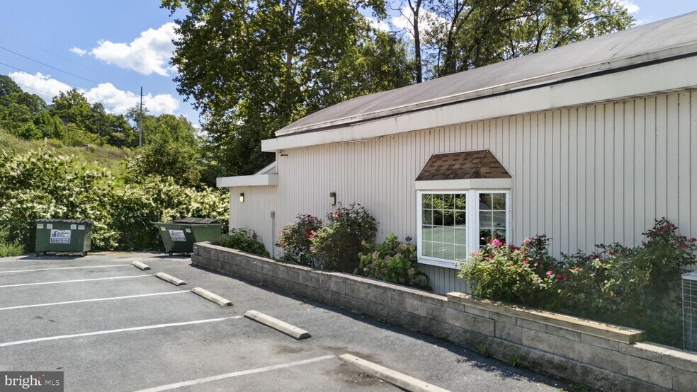 5 Spring Valley Rd, Reading, PA for sale - Building Photo - Image 3 of 32