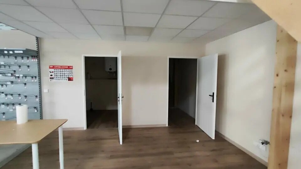 Flex in Villargondran for lease - Interior Photo - Image 3 of 4