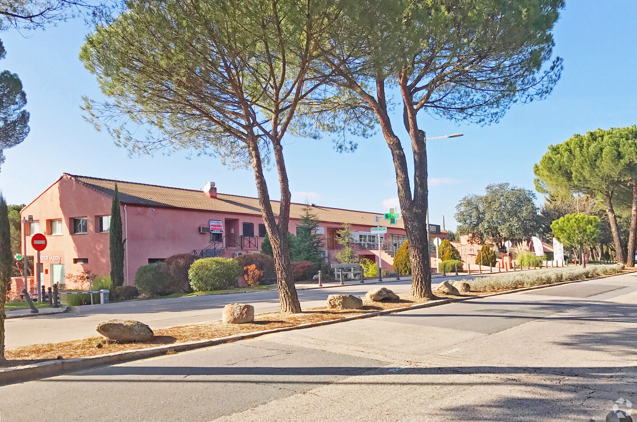 Avenida Montepríncipe, 23, Boadilla del Monte, Madrid for sale Primary Photo- Image 1 of 1