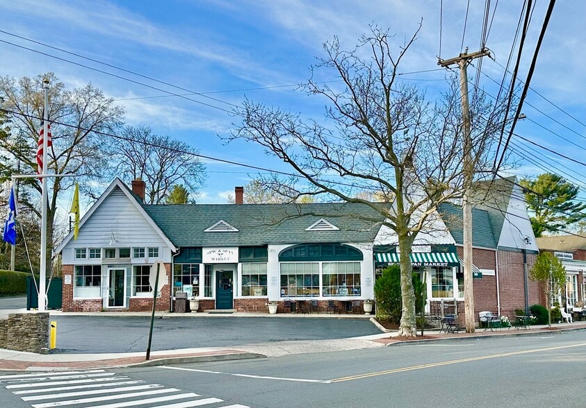 325-329 Pequot Ave, Southport, CT for sale - Building Photo - Image 1 of 1