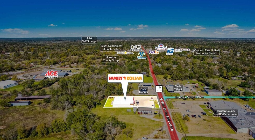 703 S 4th St, Crockett, TX for sale - Building Photo - Image 3 of 5