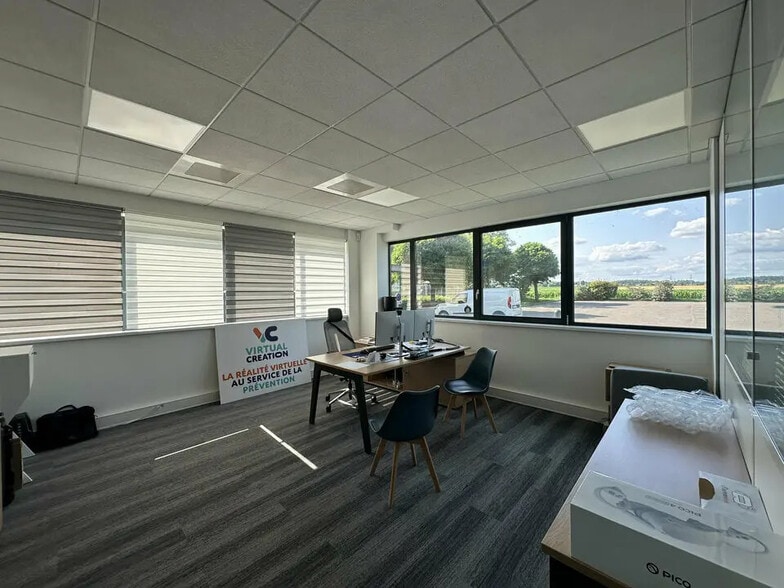 Office in Schiltigheim for lease - Interior Photo - Image 2 of 7