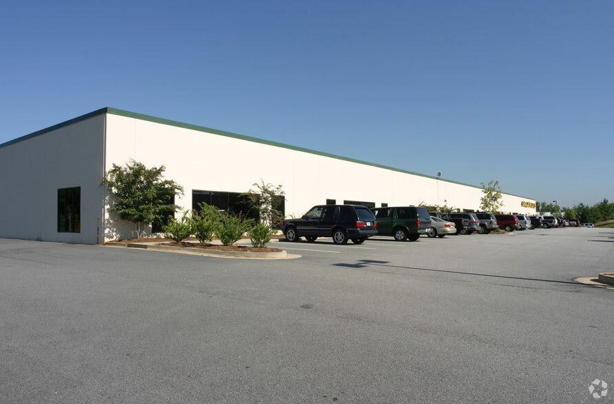 250 Business Center Dr, Stockbridge, GA for sale - Building Photo - Image 1 of 5