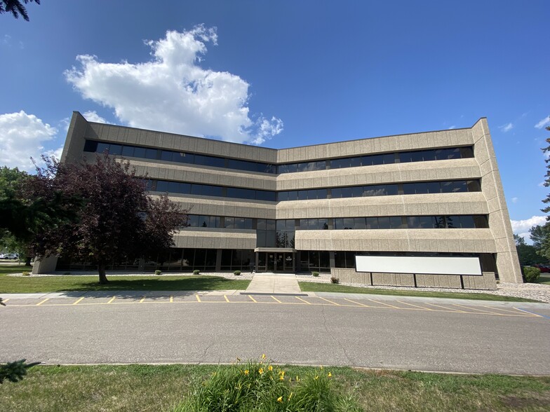 1202 Westrac Dr, Fargo, ND for lease - Building Photo - Image 1 of 17