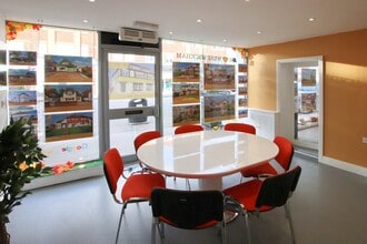 131-133 High St, West Wickham for lease Interior Photo- Image 2 of 4