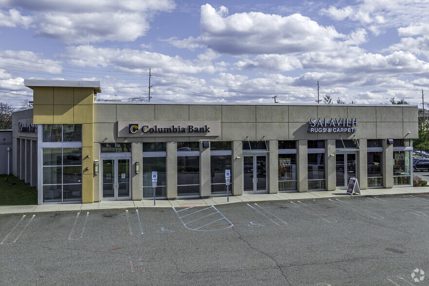 110 E Route 4, Paramus, NJ for lease - Building Photo - Image 2 of 8