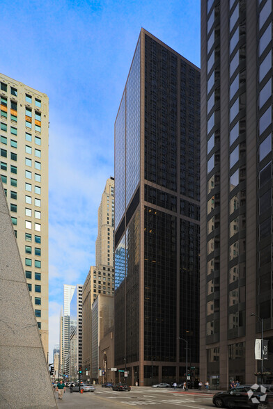 20 N Clark St, Chicago, IL for lease - Building Photo - Image 1 of 13