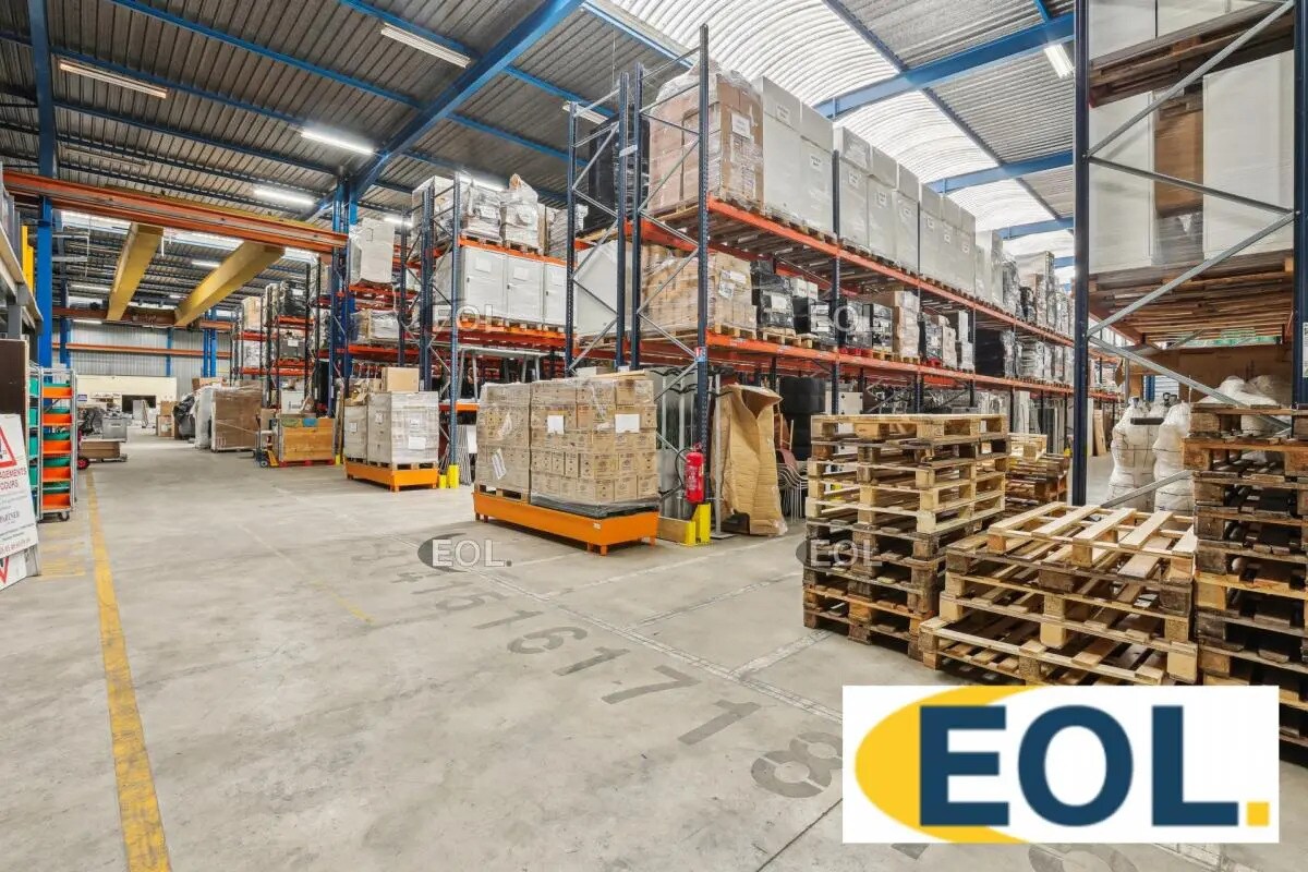 Flex in Gonesse for lease Building Photo- Image 1 of 8