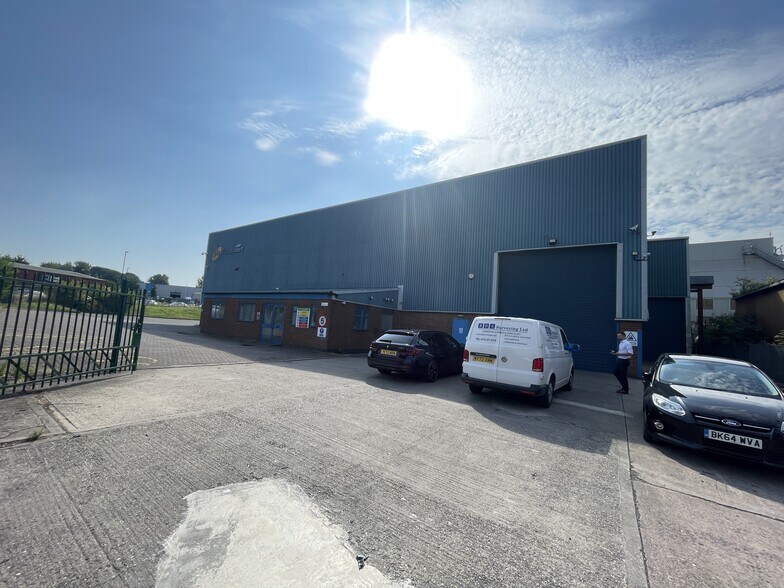 Dutton Rd, Coventry for lease - Primary Photo - Image 1 of 9