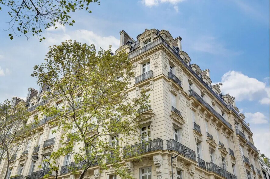 Office in Paris for sale - Building Photo - Image 2 of 12