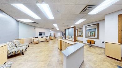 5300 S 108th St, Hales Corners, WI for lease Interior Photo- Image 2 of 7