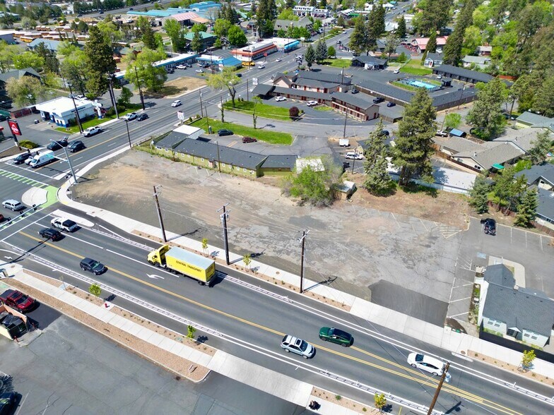 530 SE 3rd St, Bend, OR for sale - Aerial - Image 3 of 12