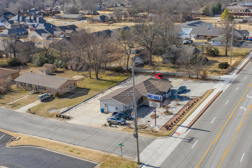 2610 E 32nd St, Joplin, MO for sale - Building Photo - Image 1 of 1