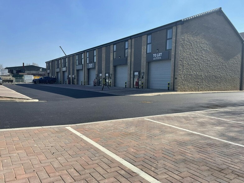 Greenside Way, Manchester for lease - Building Photo - Image 1 of 5