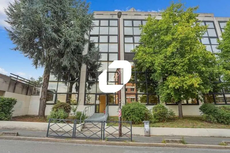 Office in Montreuil for lease - Building Photo - Image 1 of 13