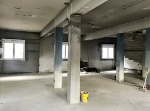 Retail in Ermont for lease Interior Photo- Image 1 of 5