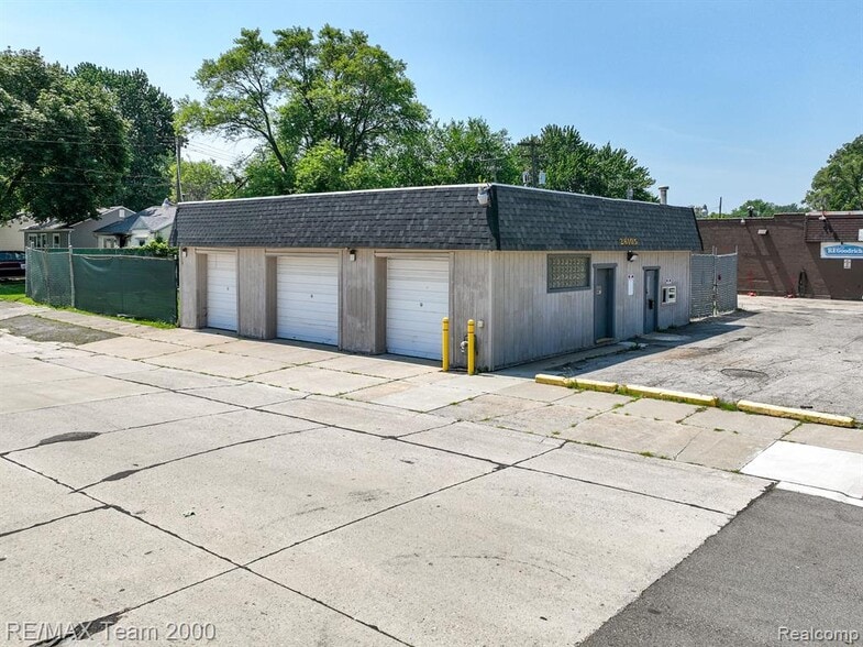 26105 Van Born Rd, Taylor, MI for sale - Building Photo - Image 1 of 6