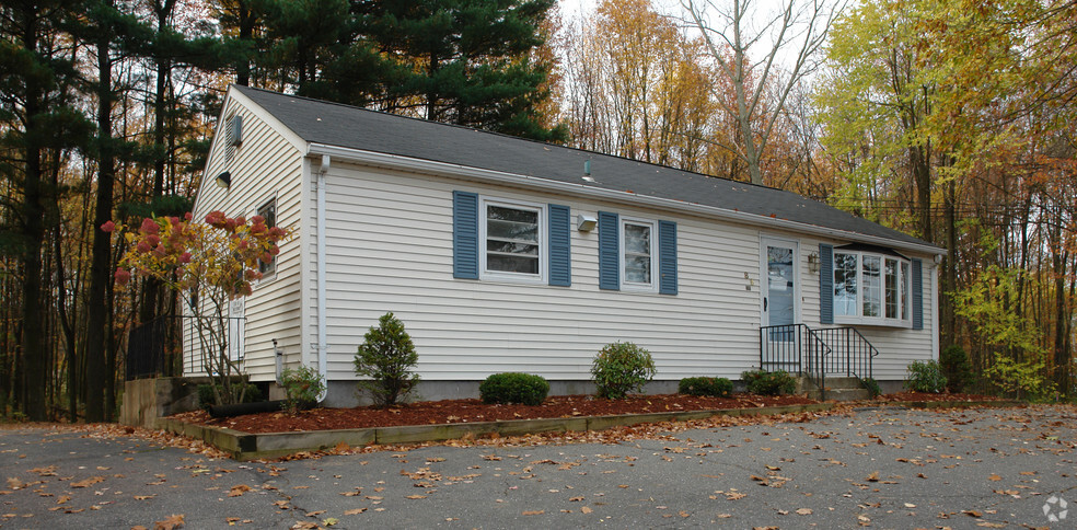 88 Hazard Ave, Enfield, CT for sale - Primary Photo - Image 1 of 1