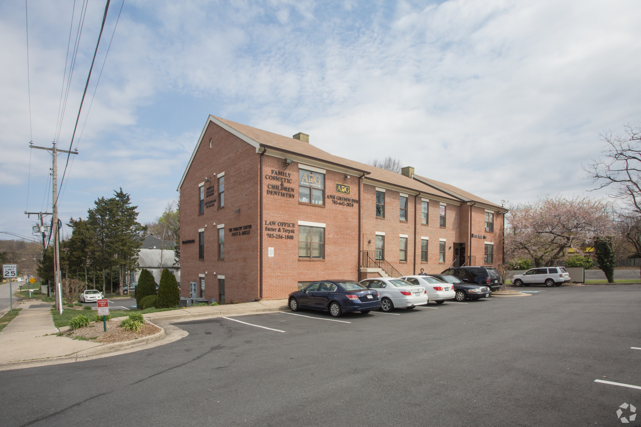 Office in Annandale, VA for sale Primary Photo- Image 1 of 1