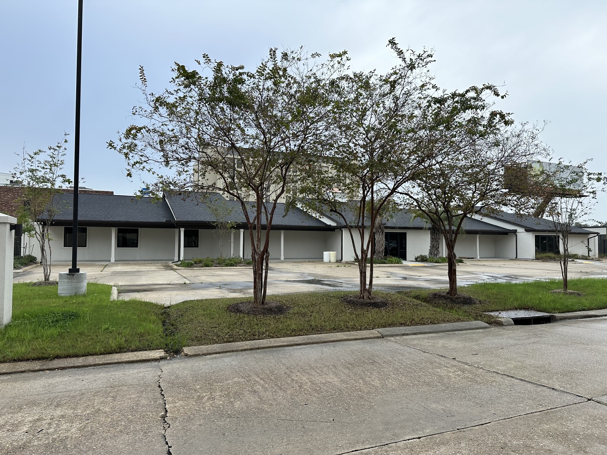 2726 Continental Dr, Baton Rouge, LA for sale Building Photo- Image 1 of 43