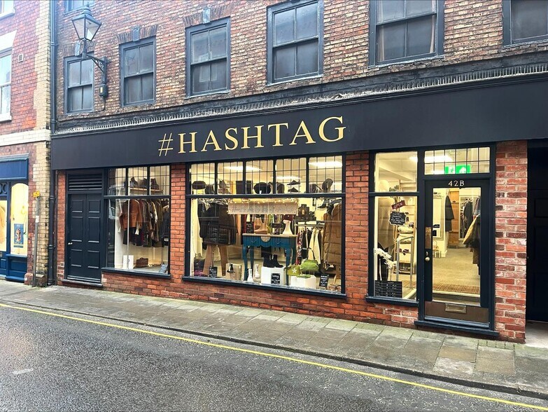 42 Eastgate, Louth for sale - Building Photo - Image 1 of 1