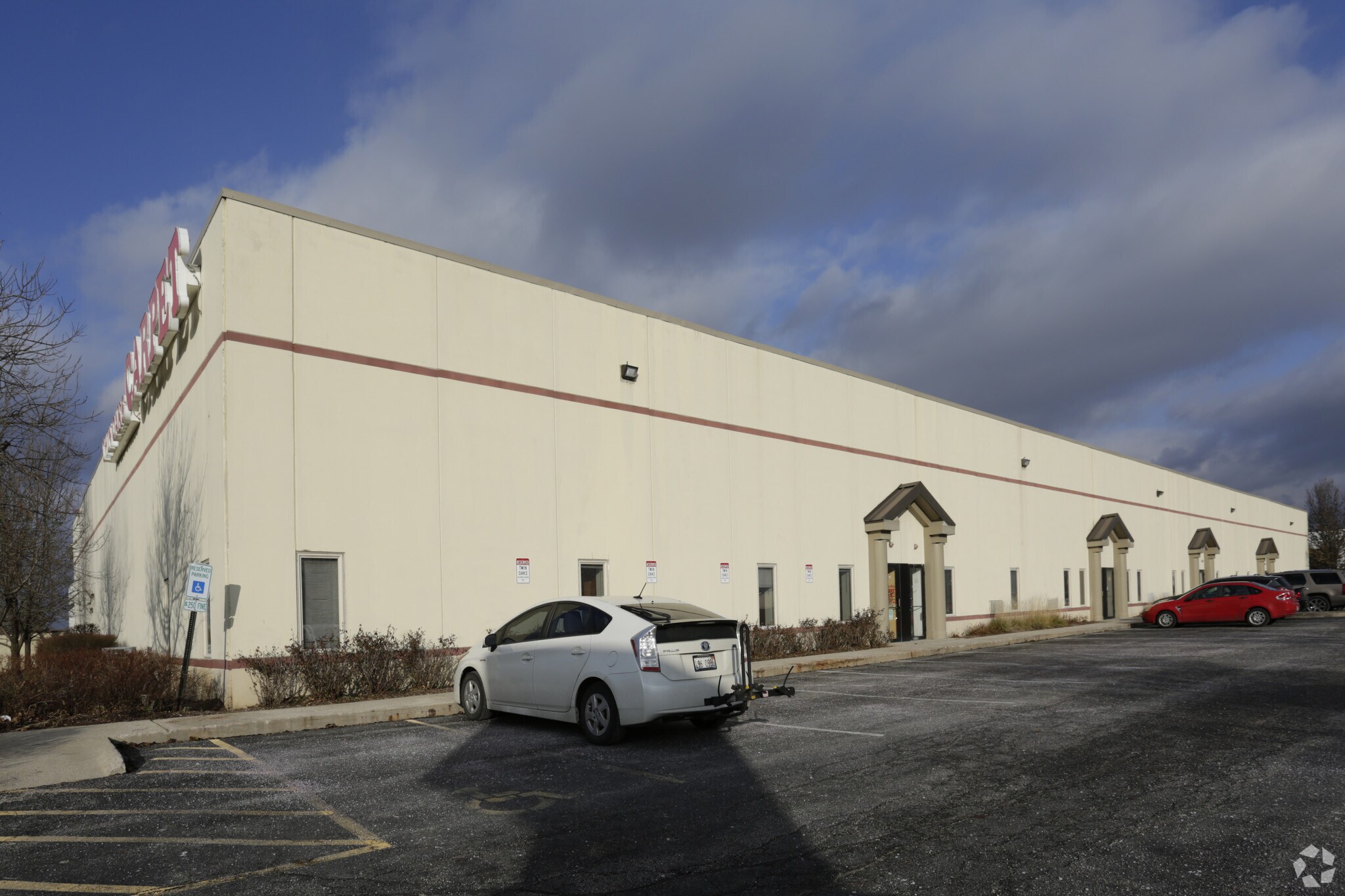 32-50 E Montrose Dr, Romeoville, IL for sale Primary Photo- Image 1 of 1