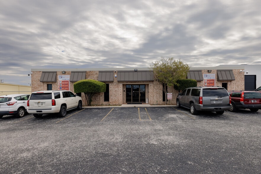 12150 Valliant St, San Antonio, TX for lease - Building Photo - Image 1 of 11