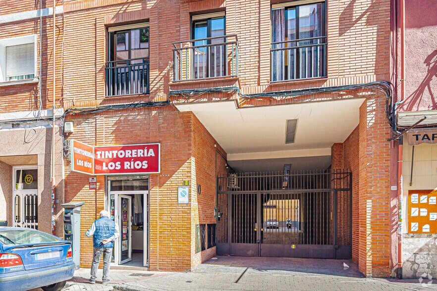 Retail in Madrid, Madrid for lease - Building Photo - Image 2 of 2