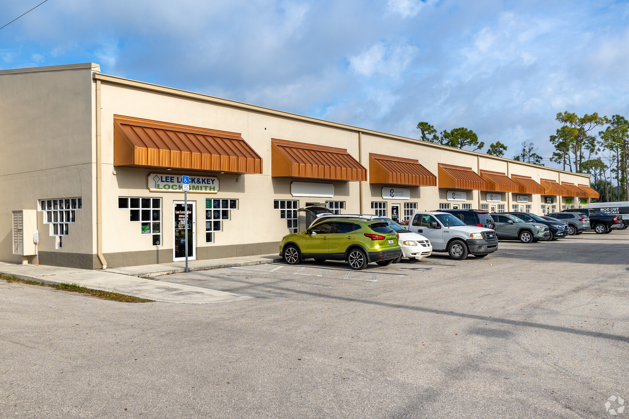 11350-11354 Metro Pky, Fort Myers, FL for lease Building Photo- Image 1 of 2