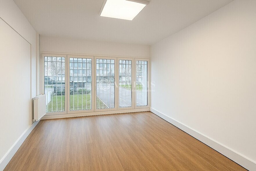 Office in Montrouge for lease - Interior Photo - Image 3 of 6