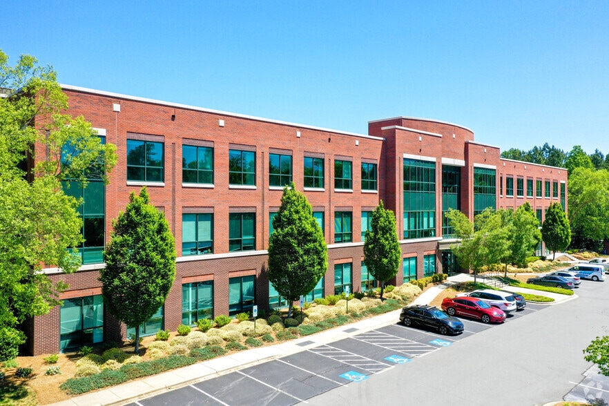 9930 Kincey Ave, Huntersville, NC for lease - Building Photo - Image 1 of 30