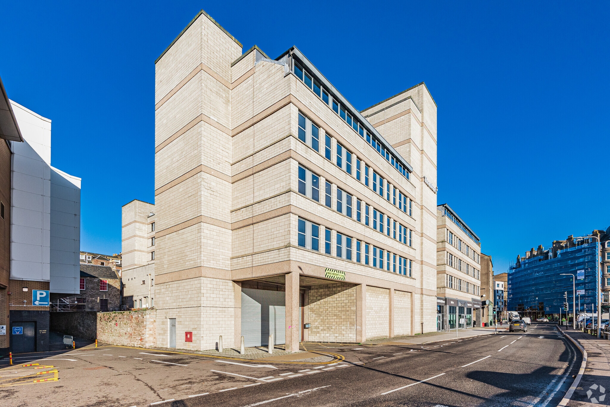 33-35 Yeaman Shore, Dundee for lease Primary Photo- Image 1 of 3