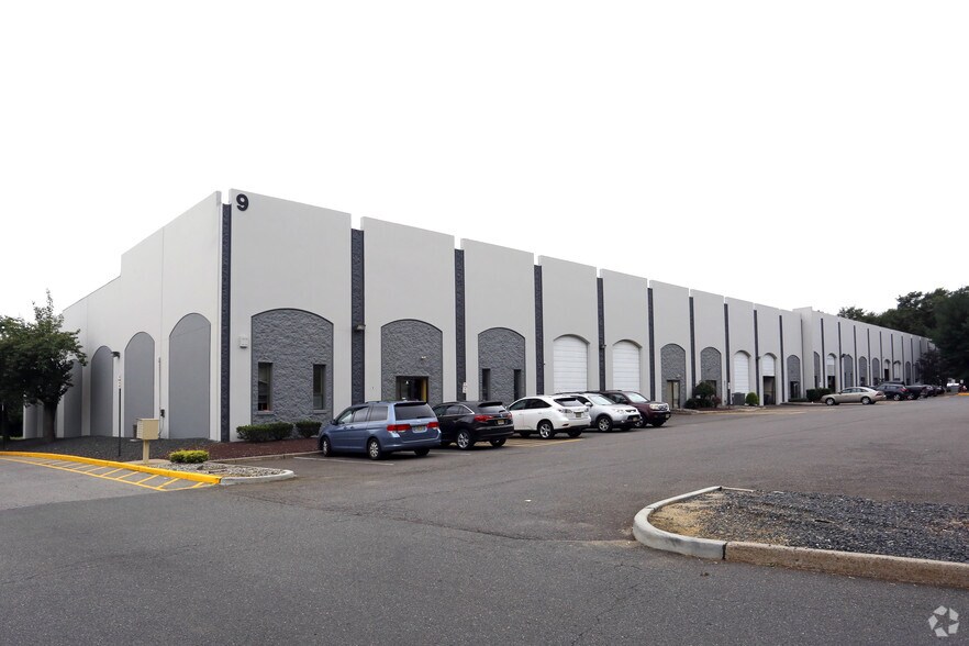 9 Chris Ct, South Brunswick, NJ for lease - Primary Photo - Image 2 of 4