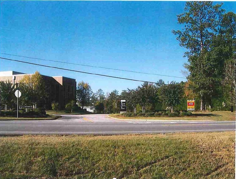 Riverside Pky, Macon, GA for sale - Primary Photo - Image 1 of 1